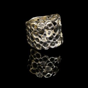 elemental perforation ring 5 gold diamonds